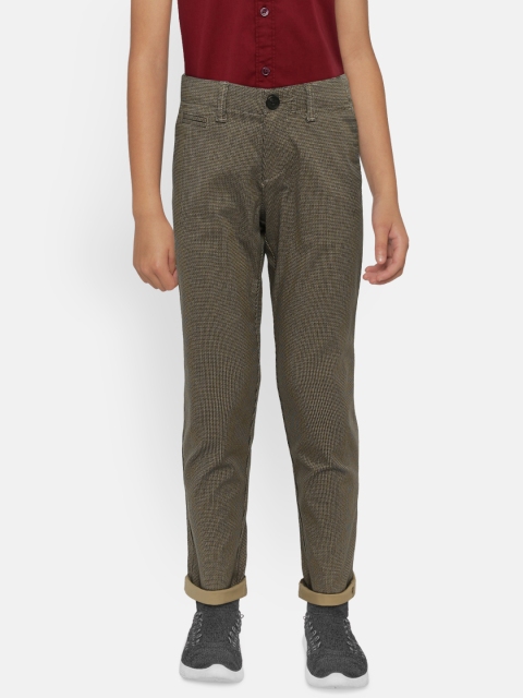 

Indian Terrain Boys Brown & Black Regular Fit Printed Chinos