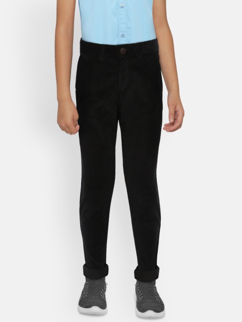 

Indian Terrain Boys Black Regular Fit Solid Trousers