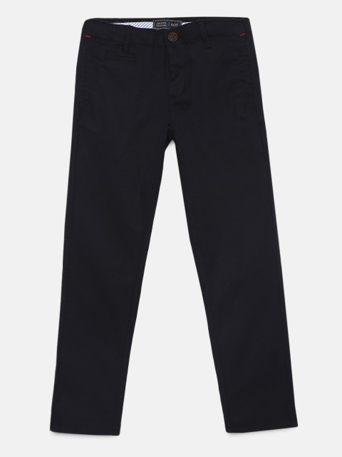 

Indian Terrain Boys Black Regular Fit Solid Trousers