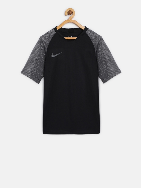 

Nike Boys Black BRT STRKE Round Neck T-shirt