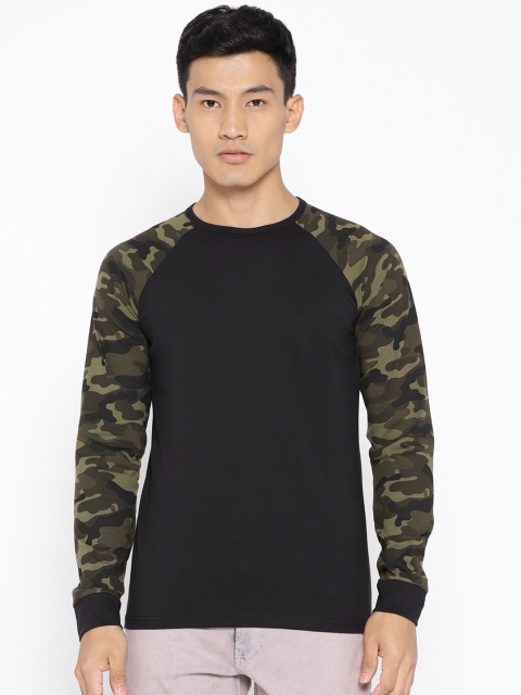 

Unisopent Designs Men Black Solid Round Neck T-shirt