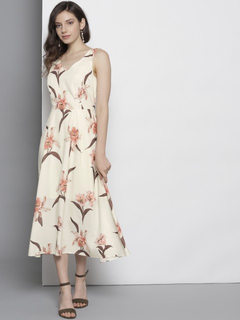 

DOROTHY PERKINS Women Cream-Coloured & Peach-Coloured Floral Printed Fit and Flare Dress