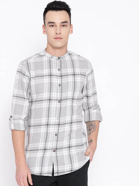 

Sangria Men Grey & Off-White Slim Fit Checked Casual Shirt
