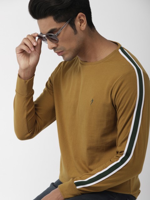 

Indian Terrain Men Bronze-Toned Solid Round Neck T-shirt