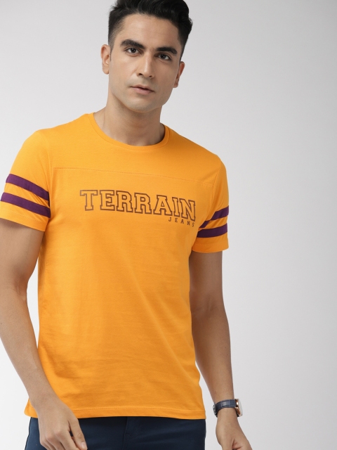 

Indian Terrain Men Yellow Printed Round Neck Pure Cotton T-shirt