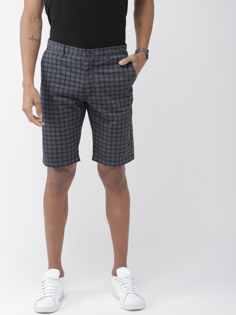 

Indian Terrain Men Grey Solid Regular Fit Regular Shorts