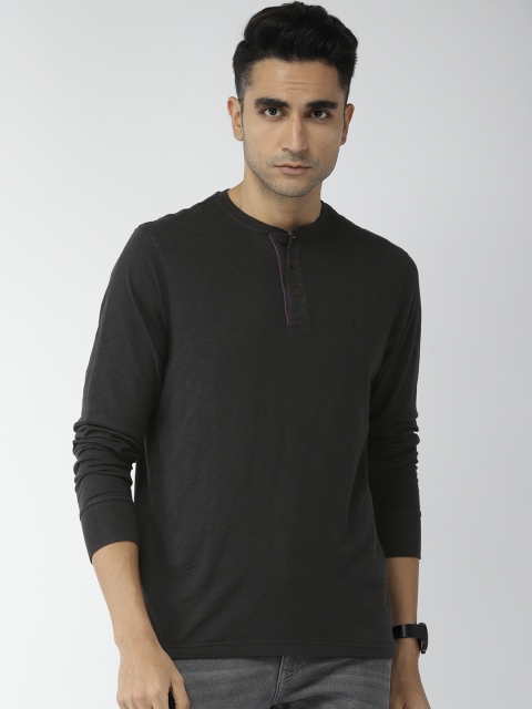

Indian Terrain Men Black Solid Henley Neck T-shirt