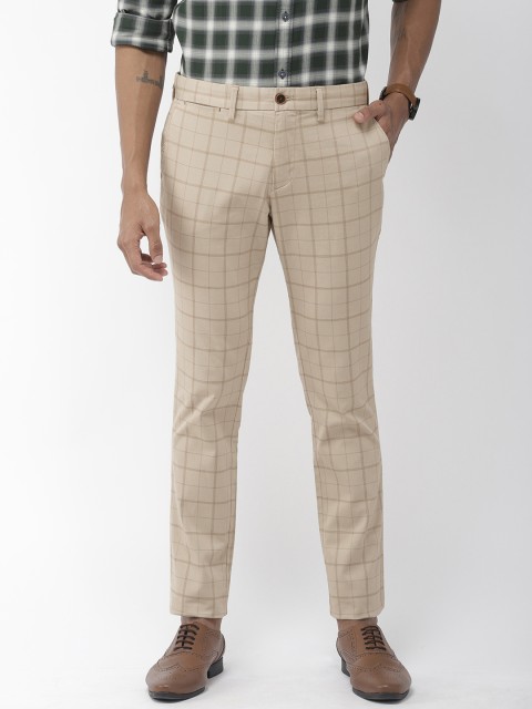 

Indian Terrain Men Beige Urban Comfort Fit Checked Regular Trousers