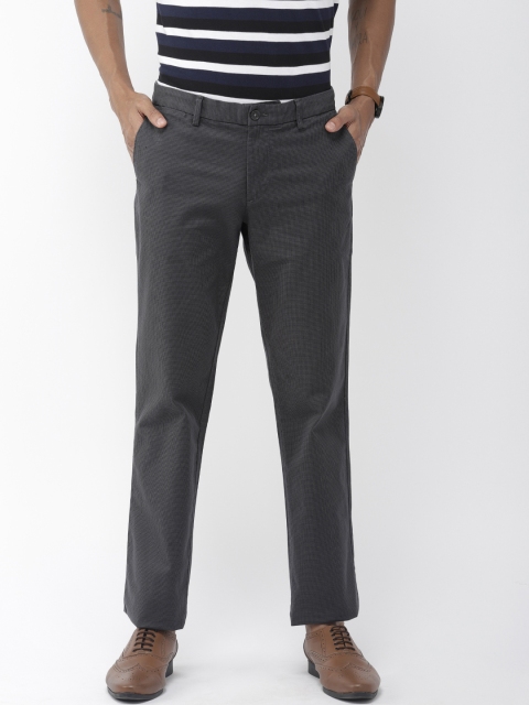 

Indian Terrain Men Charcoal Grey & Black Kansas Regular Fit Checked Chinos