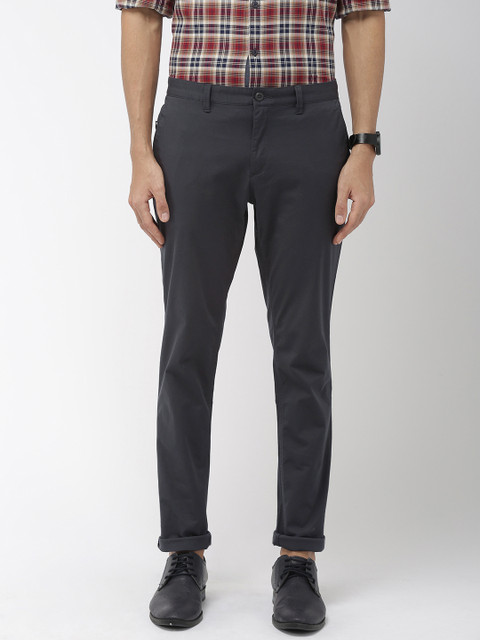 

Indian Terrain Men Charcoal Grey Urban Comfort Fit Solid Chinos