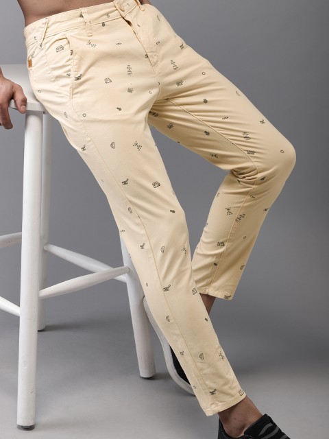 

HERE&NOW Men Cream-Coloured Regular Fit Printed Chinos