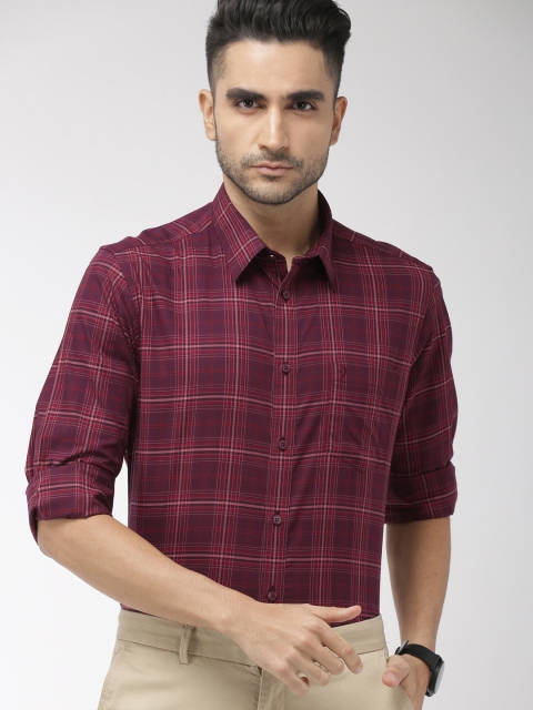 

Indian Terrain Men Maroon Regular Fit Checked Smart Casual Shirt