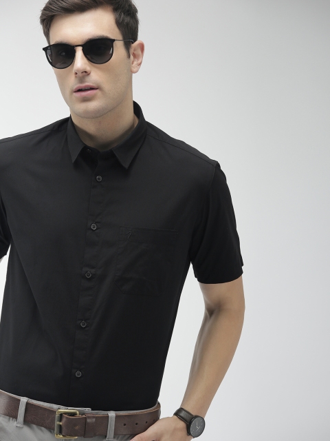 

Indian Terrain Men Black Slim Fit Solid Smart Casual Shirt