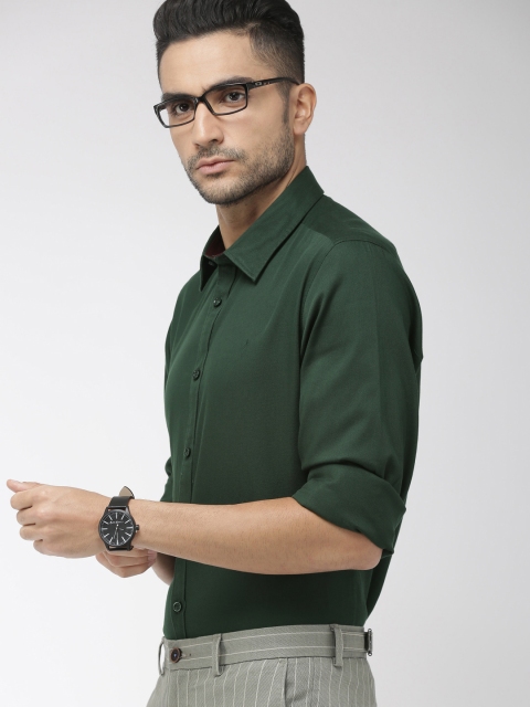 

Indian Terrain Men Green Slim Fit Solid Casual Shirt