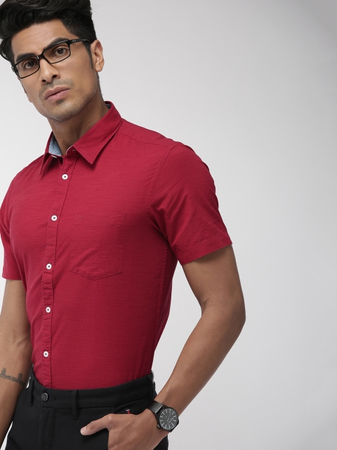 

Indian Terrain Men Red Slim Fit Solid Smart Casual Shirt