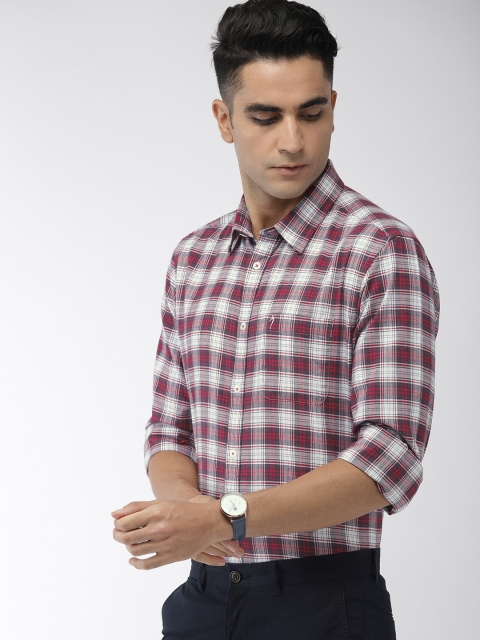 

Indian Terrain Men White & Red Slim Fit Checked Smart Casual Shirt