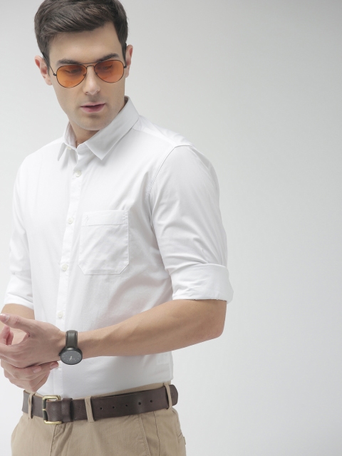 

Indian Terrain Men White Chiseled Slim Fit Solid Smart Casual Shirt