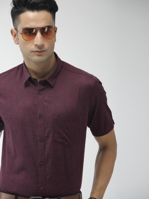 

Indian Terrain Men Burgundy & Black Slim Fit Printed Smart Casual Shirt