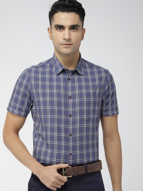 

Indian Terrain Men Blue & White Chiseled Slim Fit Checked Semiformal Shirt