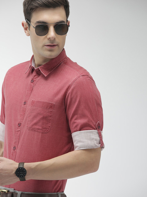 

Indian Terrain Men Maroon Chiseled Slim Fit Faded Smart Casual Shirt