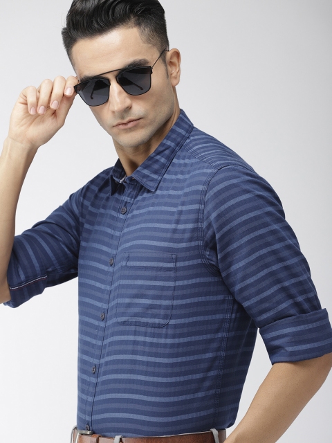 

Indian Terrain Men Blue Slim Fit Striped Casual Shirt