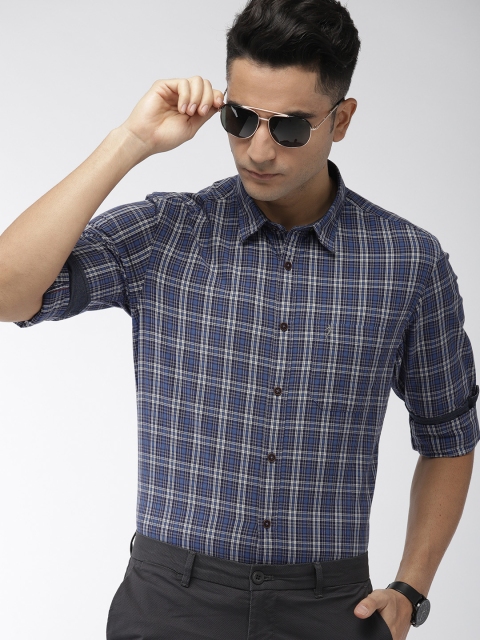 

Indian Terrain Men Blue & White Chiseled Slim Fit Checked Smart Casual Shirt