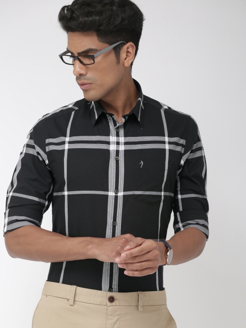 

Indian Terrain Men Black & White Chiseled Slim Fit Checked Smart Casual Shirt