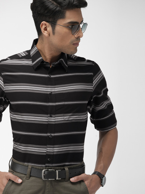 

Indian Terrain Men Black & White Slim Fit Striped Casual Shirt