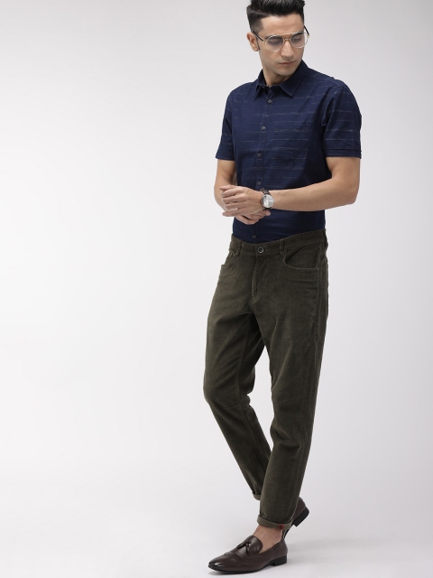 

Indian Terrain Men Navy Blue & Off-White Chiseled Fit Striped Casual Shirt