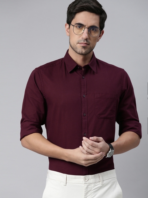 

Indian Terrain Men Burgundy Regular Fit Solid Formal Shirt