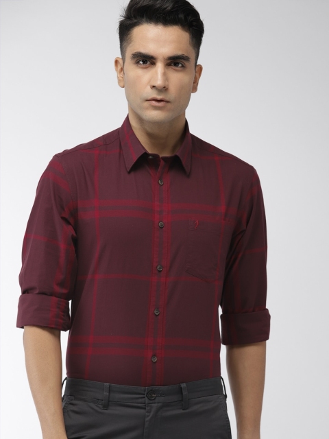 

Indian Terrain Men Burgundy Slim Fit Checked Casual Shirt