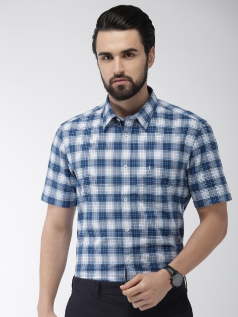 

Indian Terrain Men Blue & White Slim Fit Checked Casual Shirt