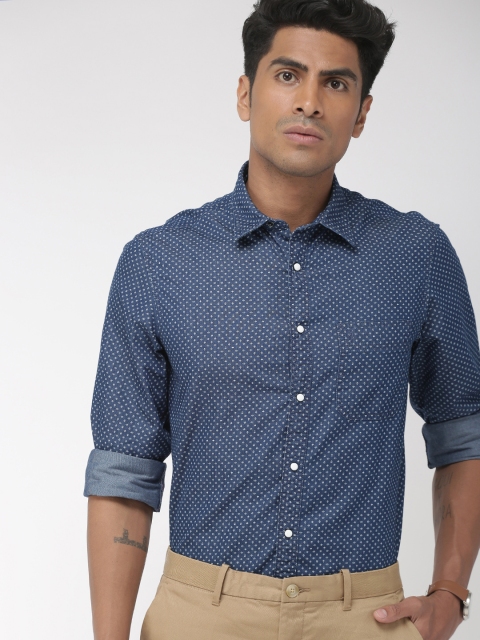 

Indian Terrain Men Blue Slim Fit Printed Casual Chambray Shirt