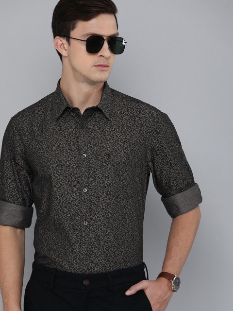 

Indian Terrain Men Black Slim Fit Printed Pure Cotton Casual Shirt