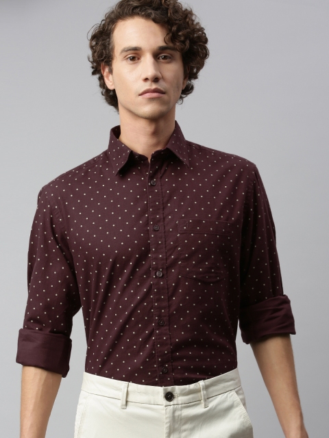 

Indian Terrain Men Maroon & Beige Slim Fit Printed Smart Casual Shirt