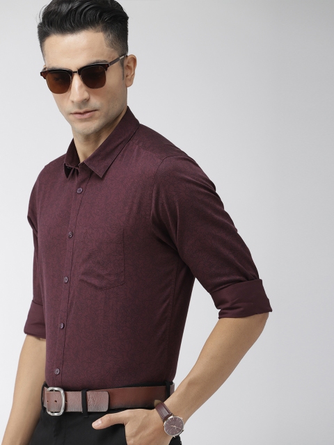 

Indian Terrain Men Burgundy & Black Chiseled Slim Fit Printed Casual Shirt