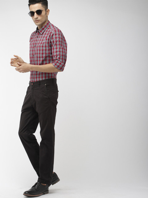 

Indian Terrain Men Red & Grey Chiseled Regular Fit Checked Smart Casual Shirt