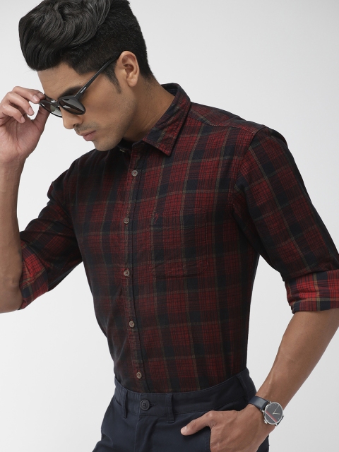 

Indian Terrain Men Red & Black Slim Fit Checked Casual Shirt