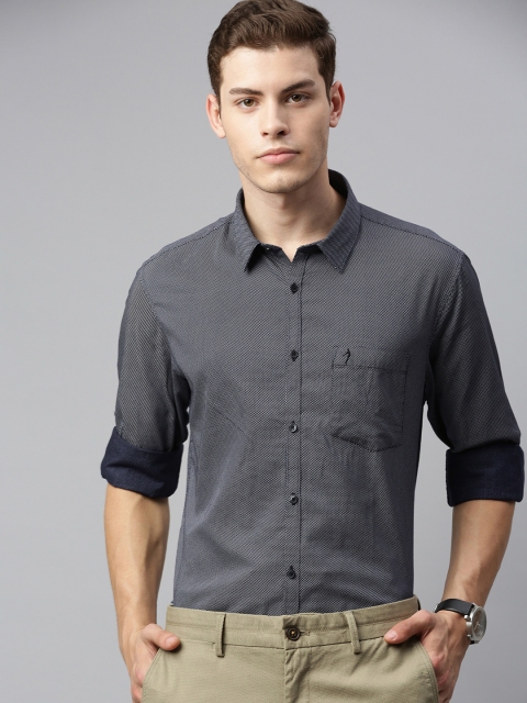 

Indian Terrain Men Navy Blue & White Slim Fit Geometric Printed Smart Casual Shirt