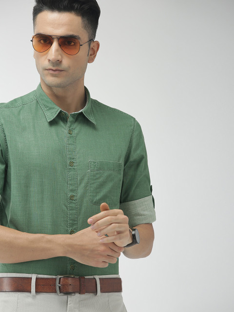 

Indian Terrain Men Green Chiseled Slim Fit Solid Smart Casual Shirt