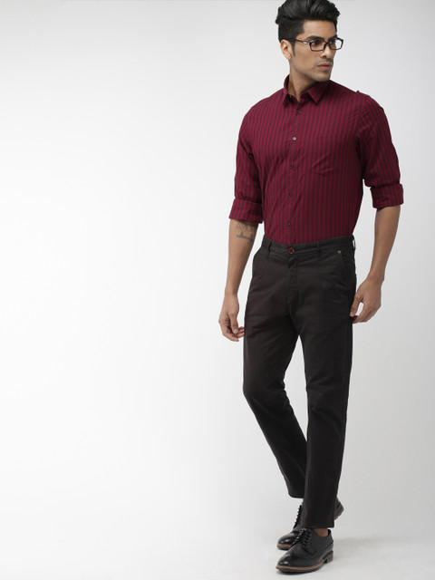 

Indian Terrain Men Maroon Regular Fit Striped Casual Shirt