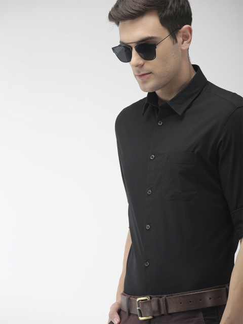

Indian Terrain Men Black Chiseled Slim Fit Solid Casual Shirt