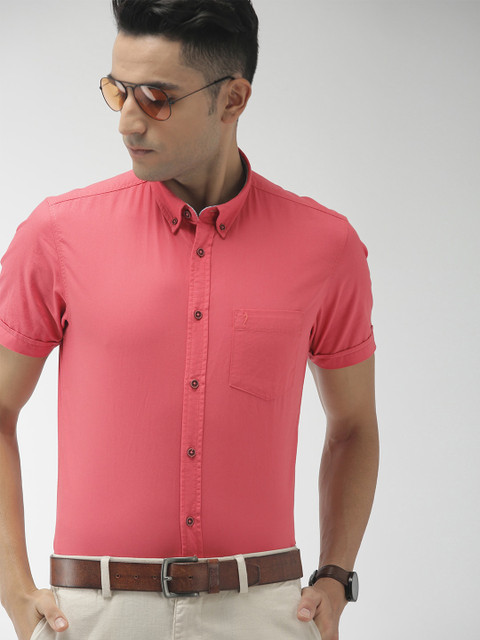 

Indian Terrain Men Pink Chiseled Slim Fit Solid Smart Casual Shirt