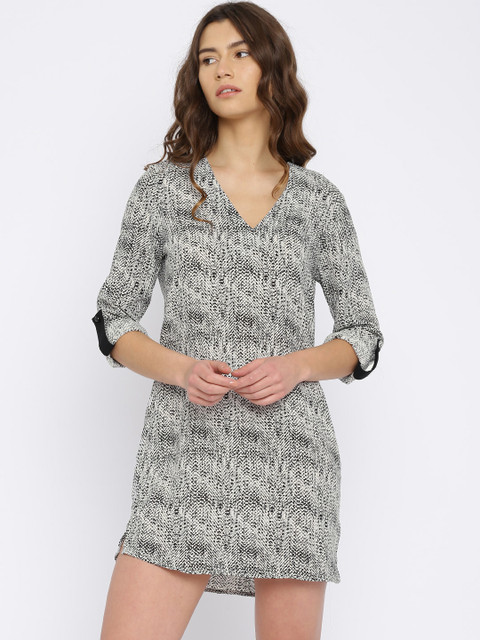 

Vero Moda White & Black Printed Shift Dress