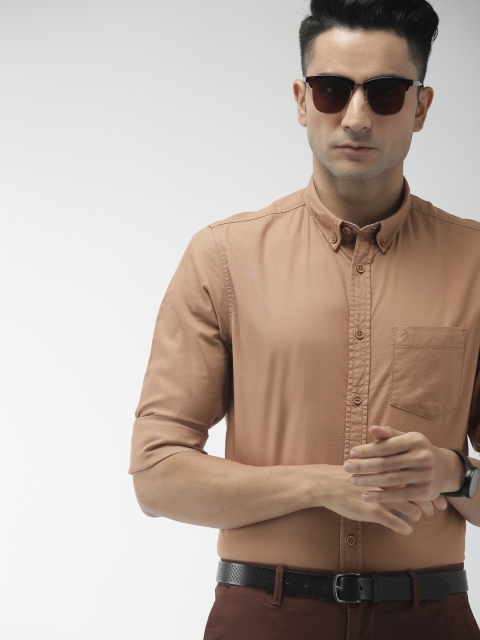 

Indian Terrain Men Taupe Brown Chiseled Slim Fit Solid Smart Casual Shirt