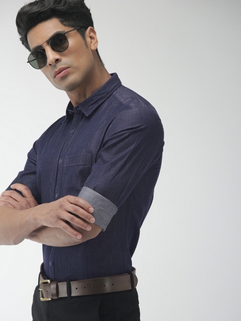 

Indian Terrain Men Blue Slim Fit Solid Chambray Casual Shirt