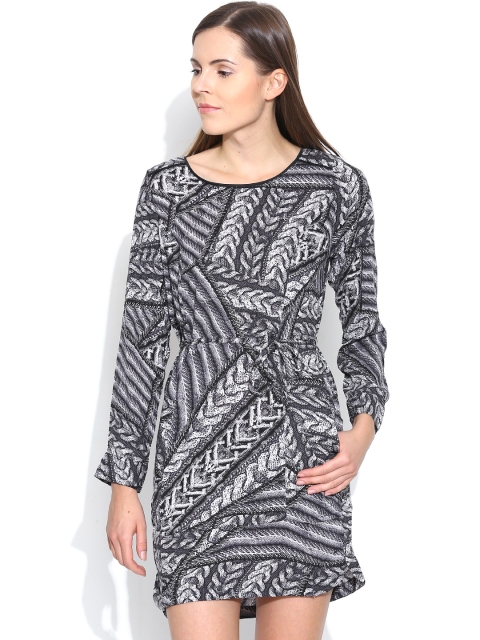 

Vero Moda Grey & Off-White Printed Tailored Dress