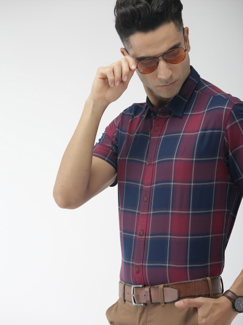 

Indian Terrain Men Maroon & Navy Blue Slim Fit Checked Smart Casual Shirt