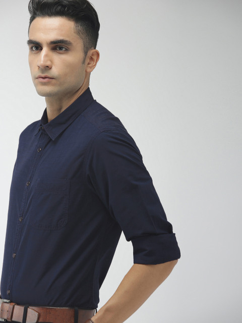 

Indian Terrain Men Blue Slim Fit Solid Chambray Smart Casual Shirt