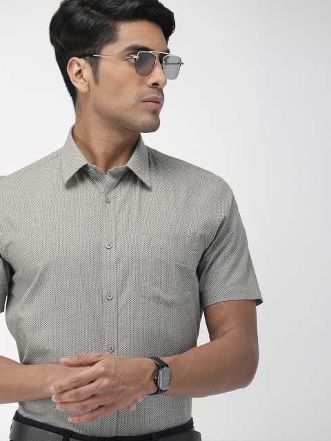 

Indian Terrain Men Grey & Navy Blue Slim Fit Printed Smart Casual Shirt